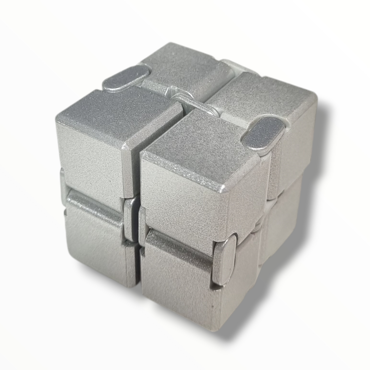 Cubo infinito metálico