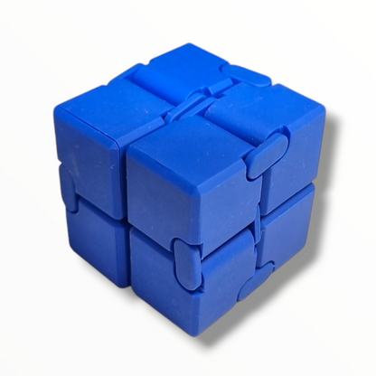 Cubo infinito metálico