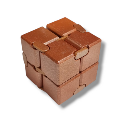 Cubo infinito metálico